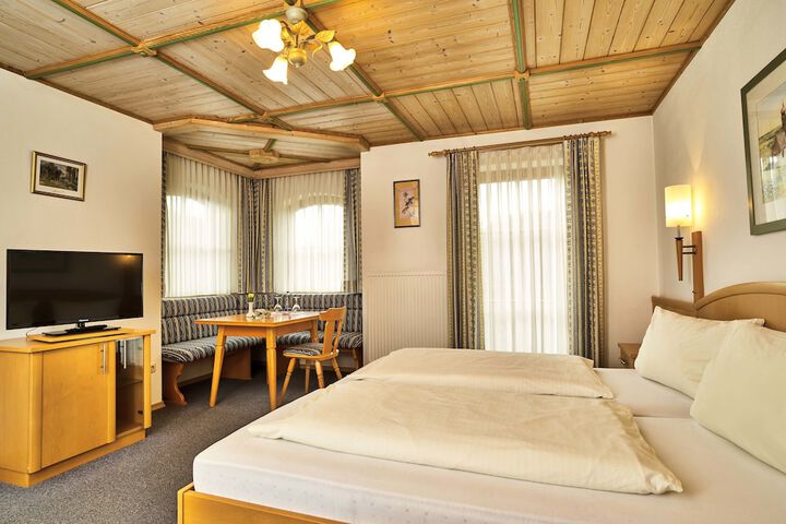 Room 4 of 37