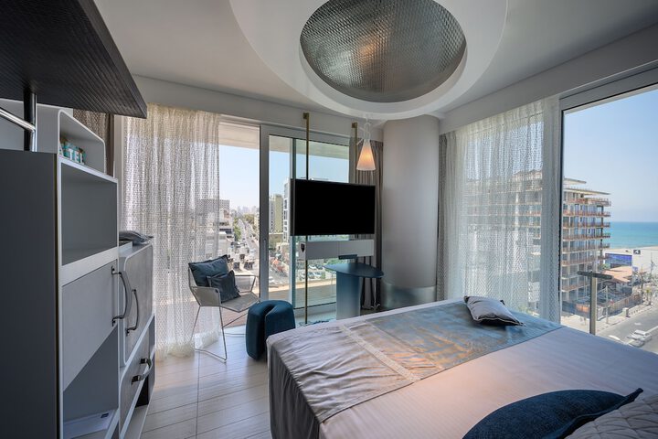 Room 9 of 58
