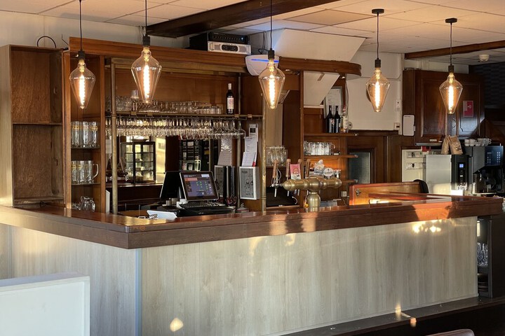 Lounge 31 of 43