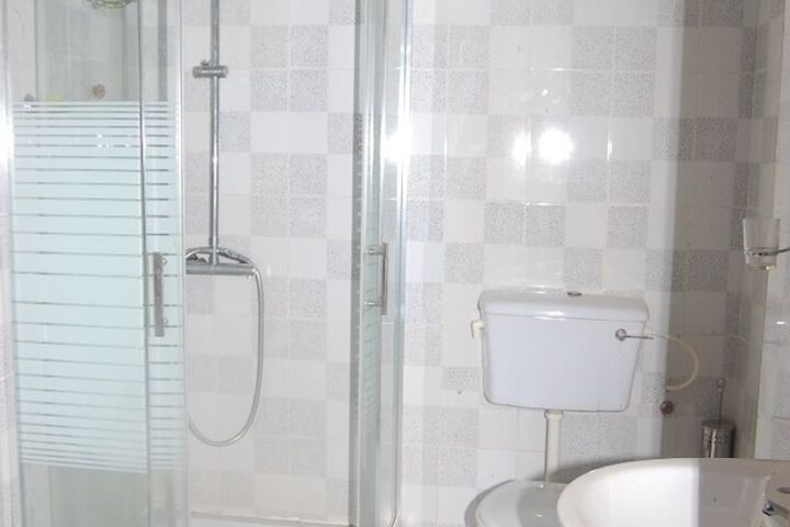 Room 12 of 20