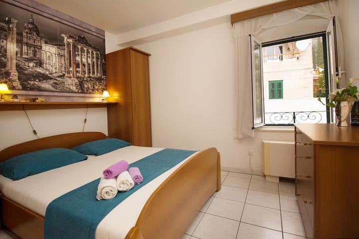 Room 14 of 39