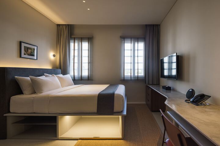 Room 8 of 37