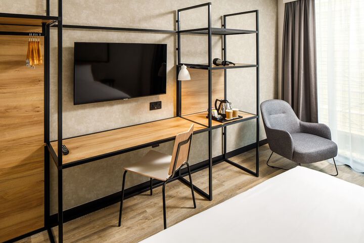 Room 8 of 55