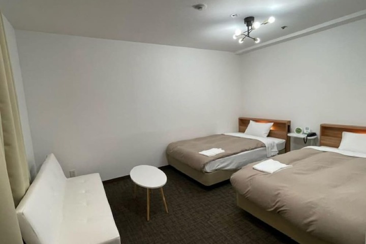 Room 22 of 33