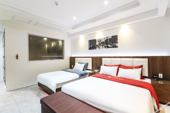 Room 80 of 88