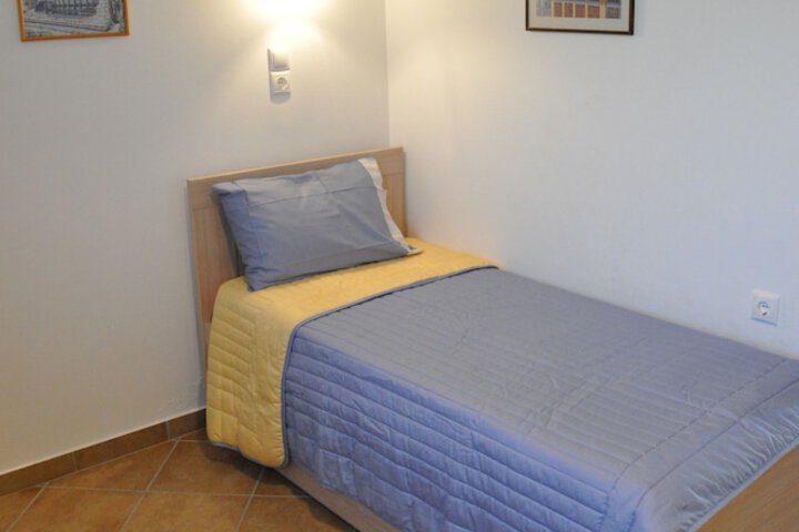 Room 3 of 20