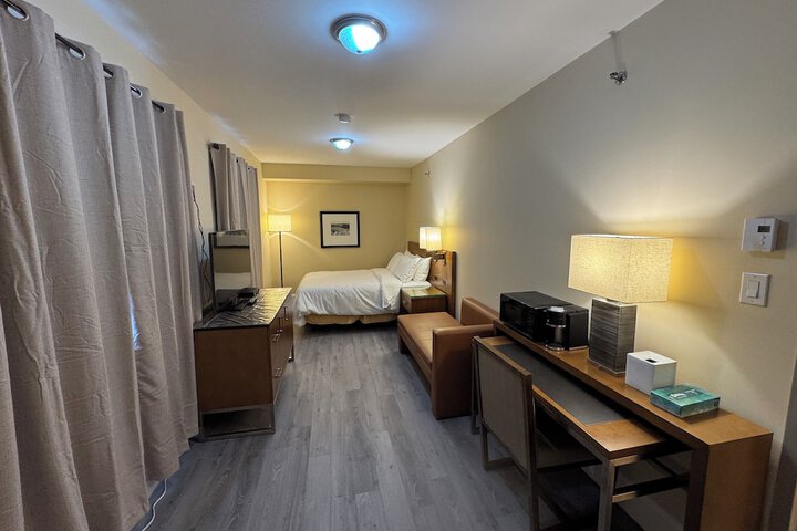 Room 15 of 36