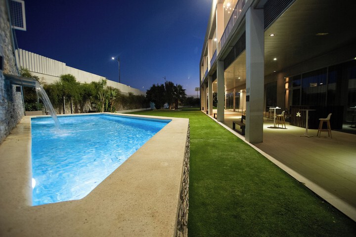 Pool 24 of 87