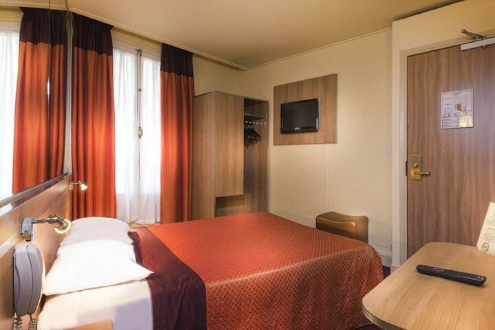 Room 16 of 62