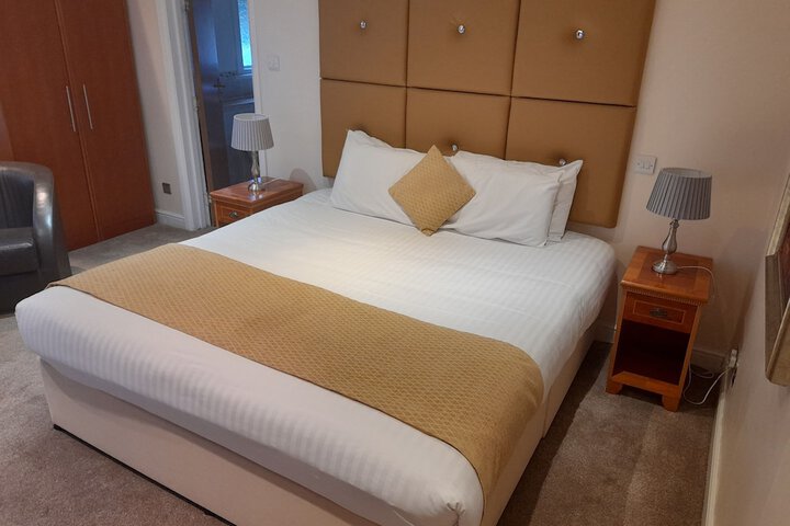 Room 38 of 142