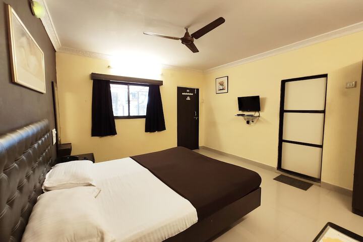 Room 6 of 22