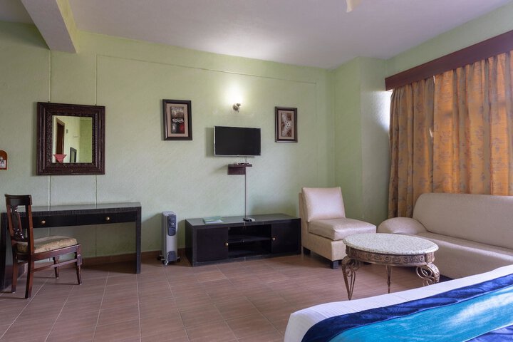 Room 15 of 102