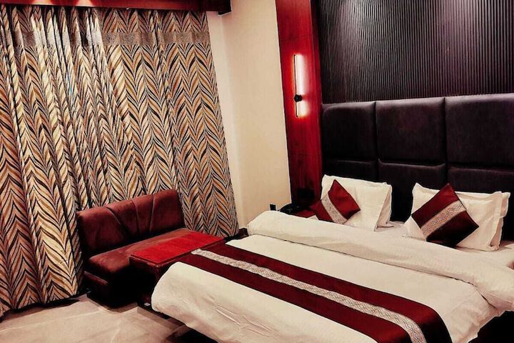 Room 17 of 35