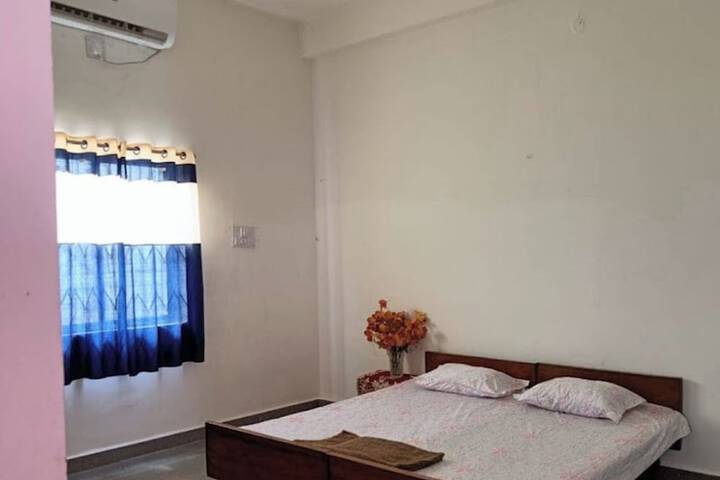 Room 5 of 7