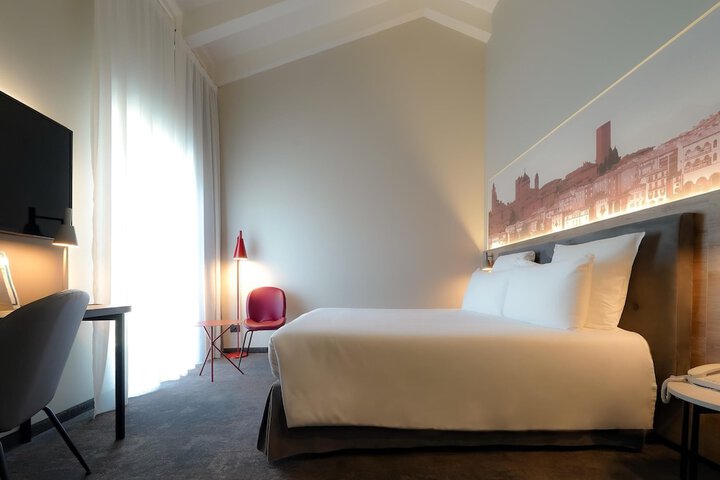 Room 17 of 75