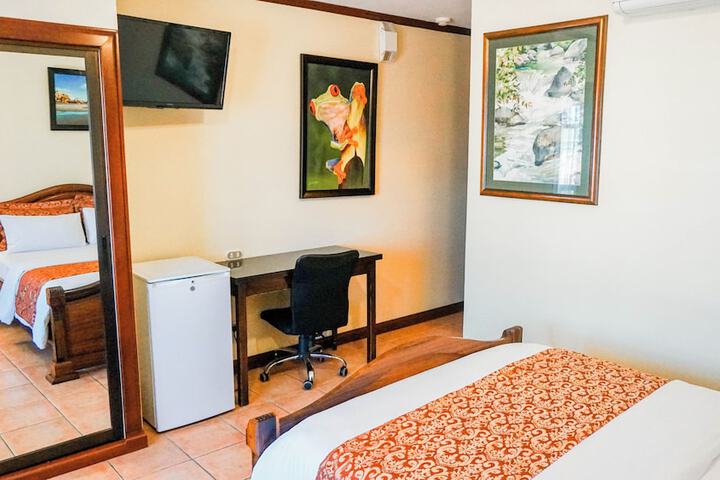 Room 34 of 63