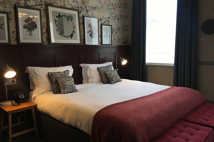 Room 8 of 36