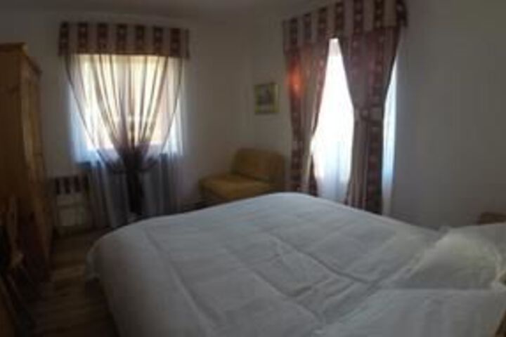 Room 12 of 21