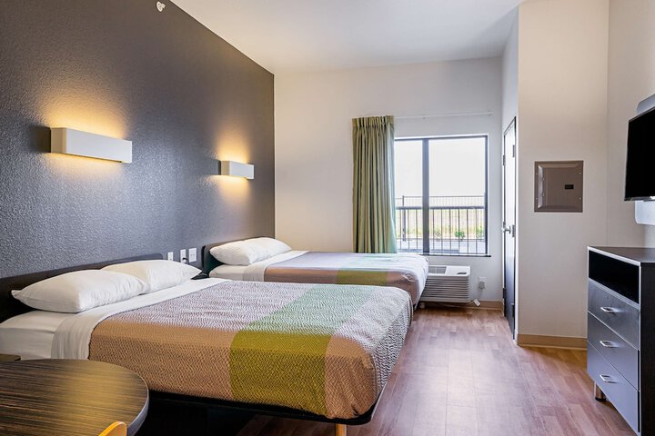 Room 8 of 49