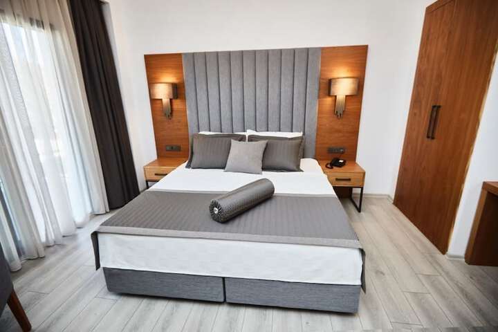Room 5 of 48