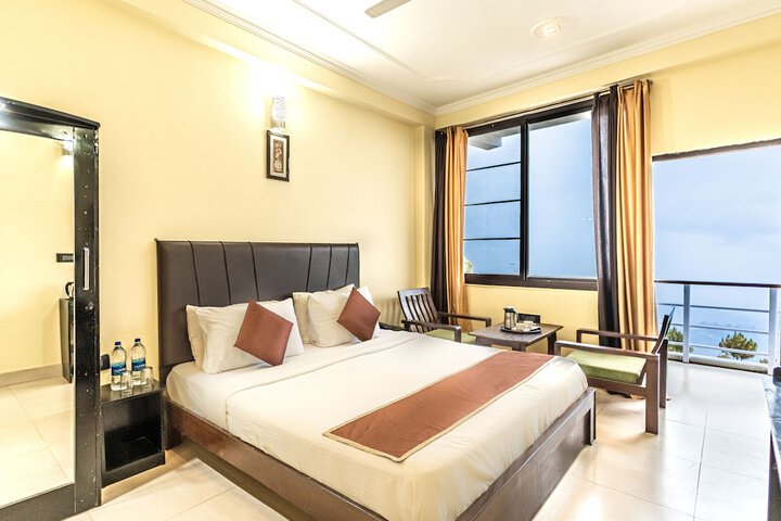 Room 6 of 30