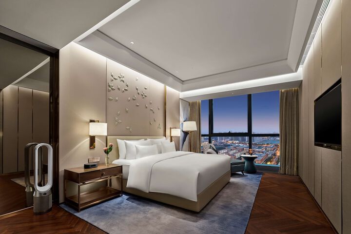 Room 18 of 49
