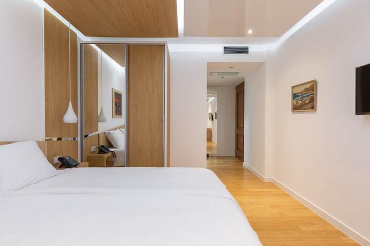 Room 10 of 81