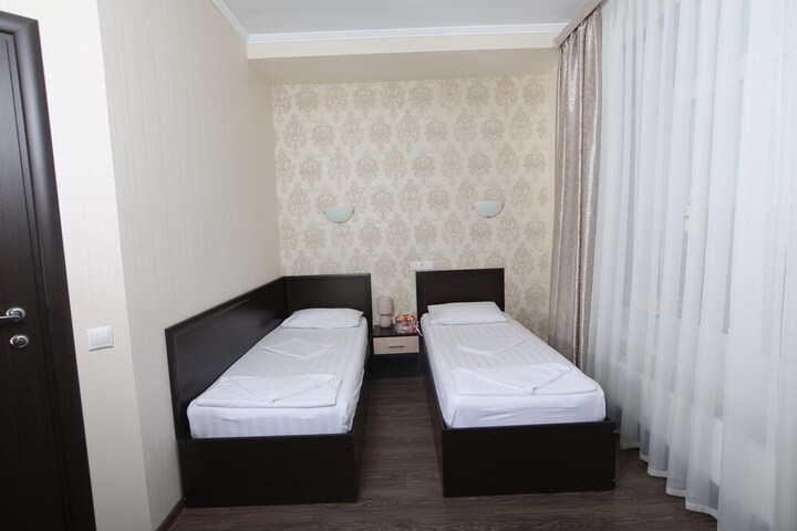 Room 5 of 86