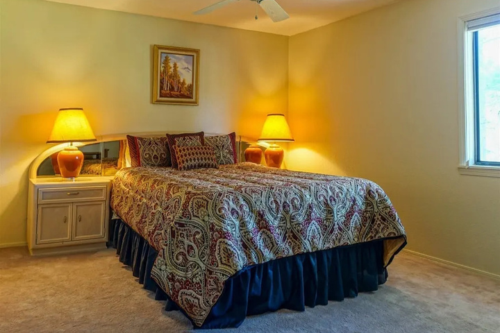 Room 4 of 13