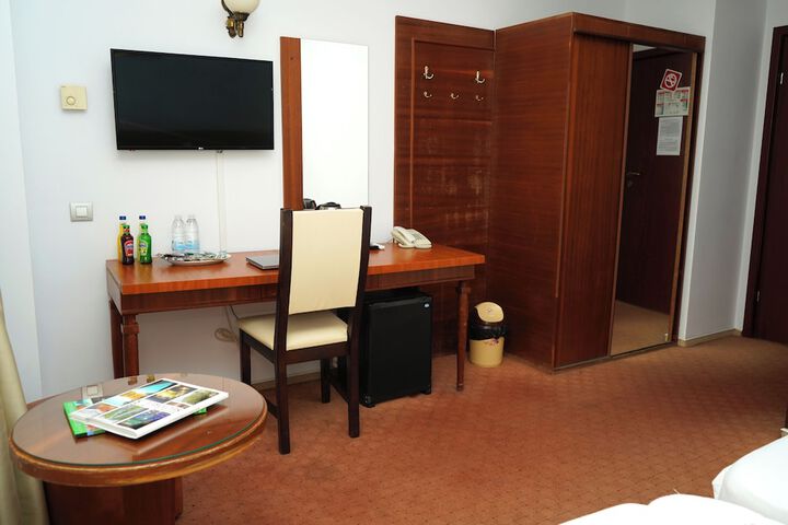 Room 3 of 36
