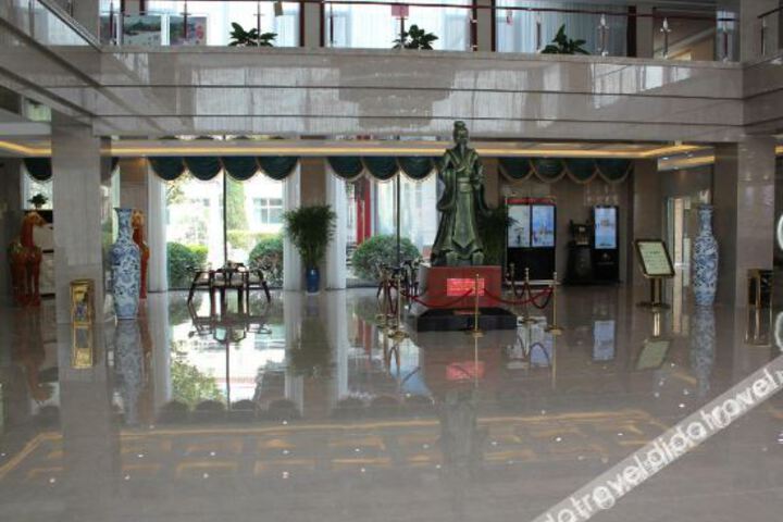 Hotel Interior 12 of 38