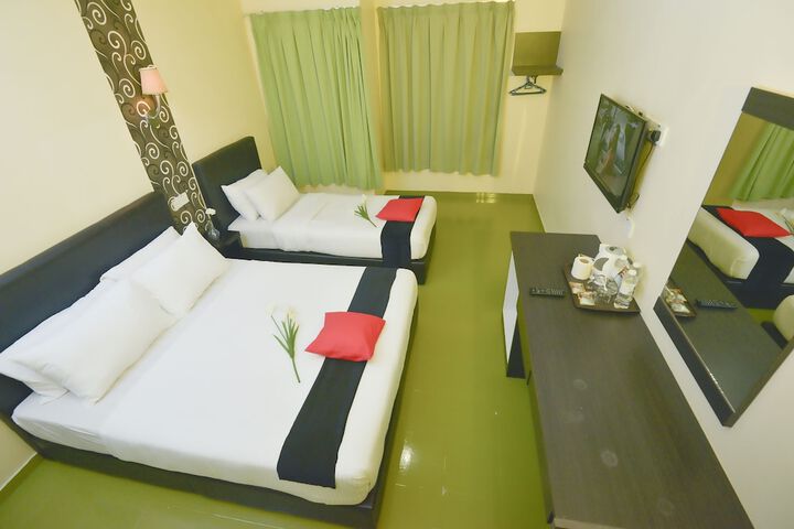 Room 21 of 34