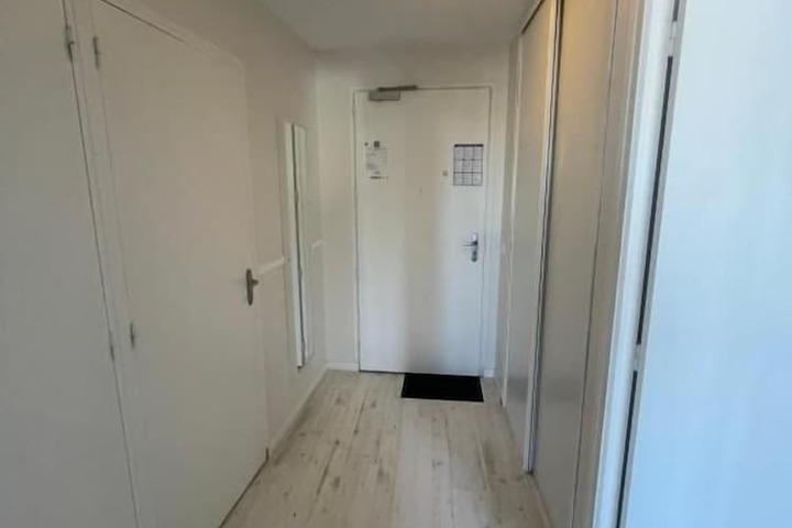 Room 10 of 48