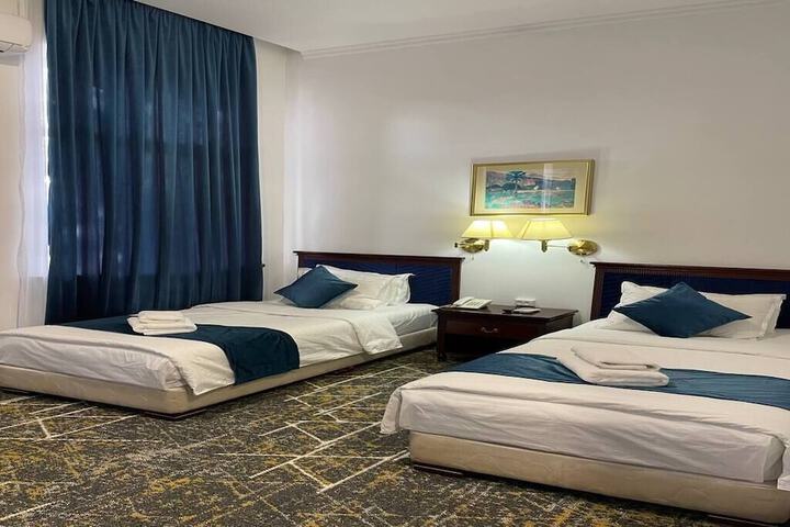 Room 4 of 27