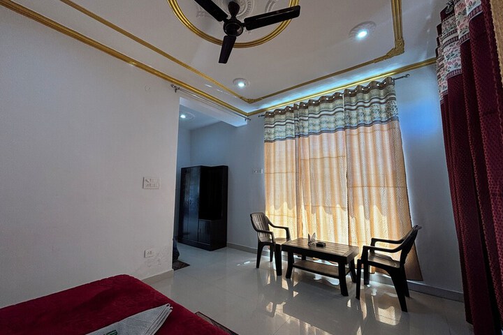 Room 9 of 24