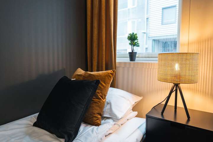 Room 21 of 37