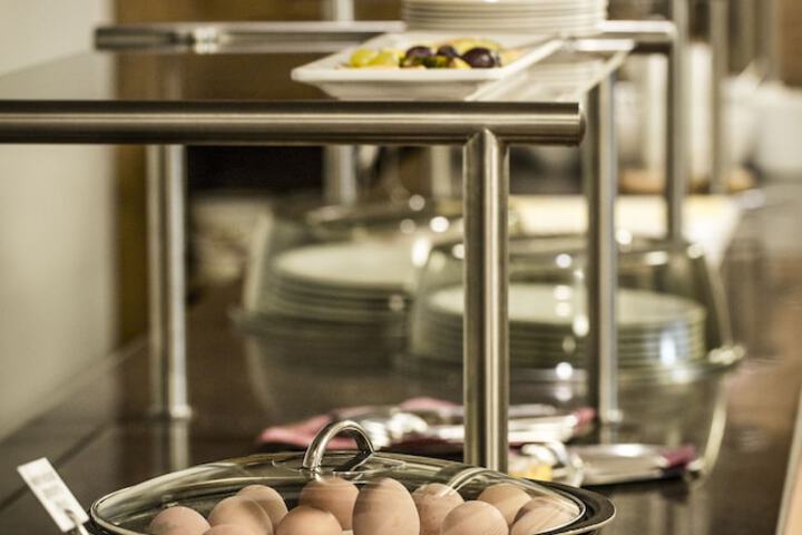 Dining 45 of 58