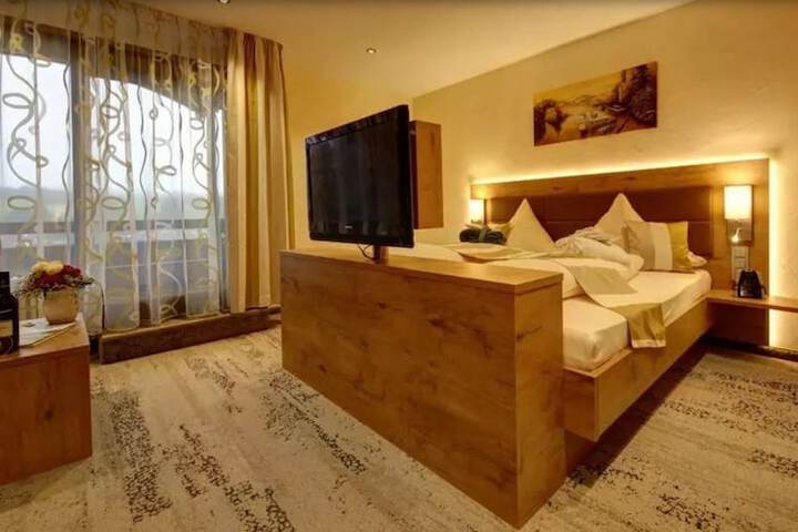 Room 3 of 58