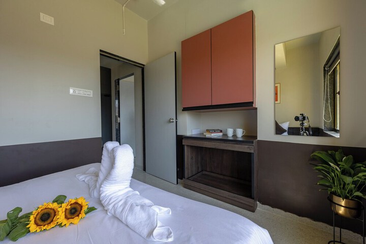 Room 10 of 27