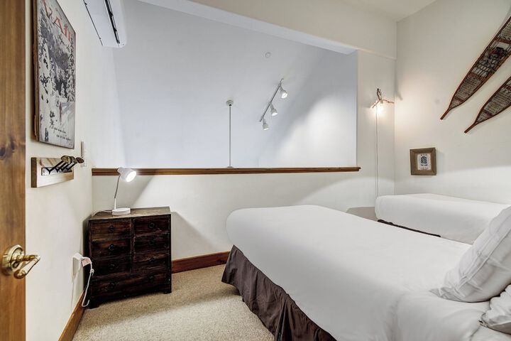 Room 114 of 493