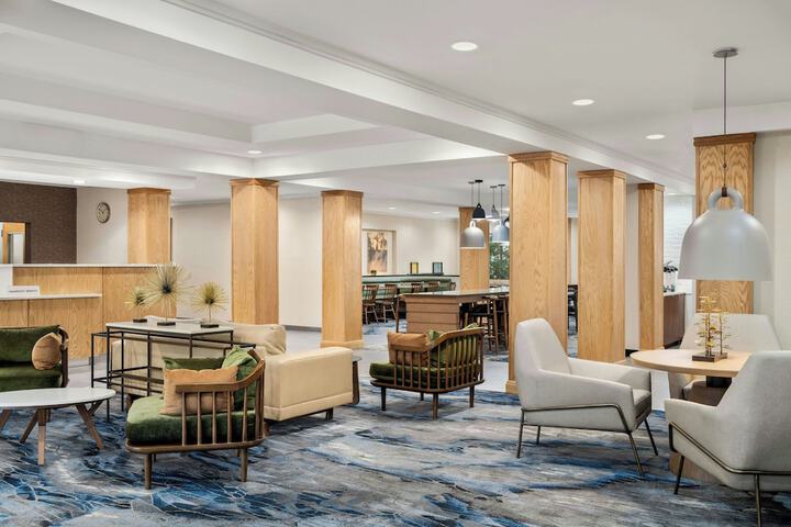 Lobby lounge
