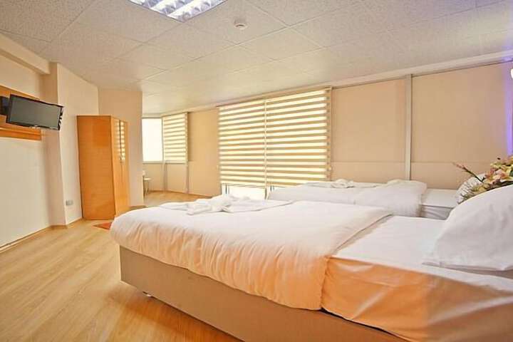 Room 5 of 15