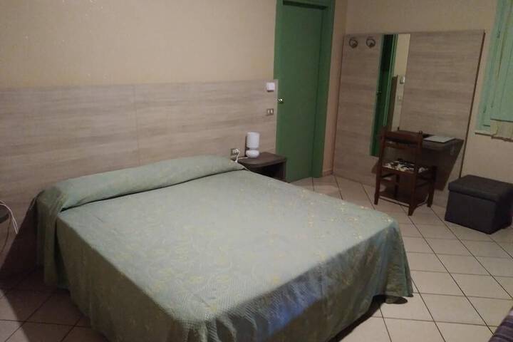 Room 4 of 27