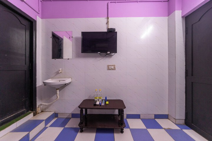 Room 6 of 27