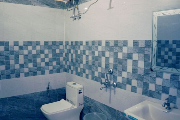 Room 15 of 48