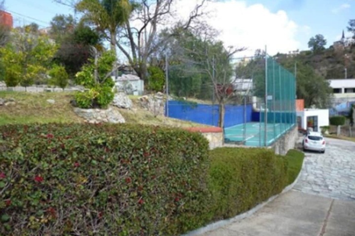 Sport court