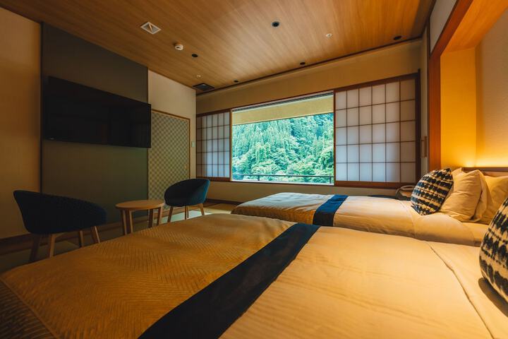 Room 5 of 31