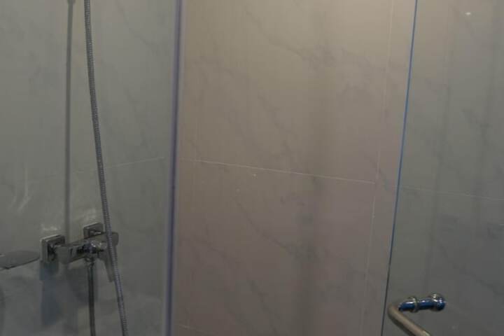 Room 30 of 53