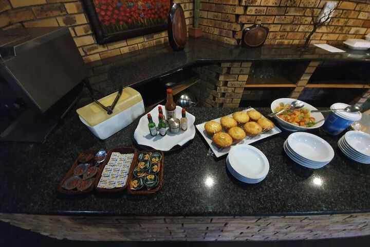 Dining 36 of 48