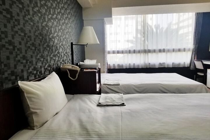 Room 13 of 24